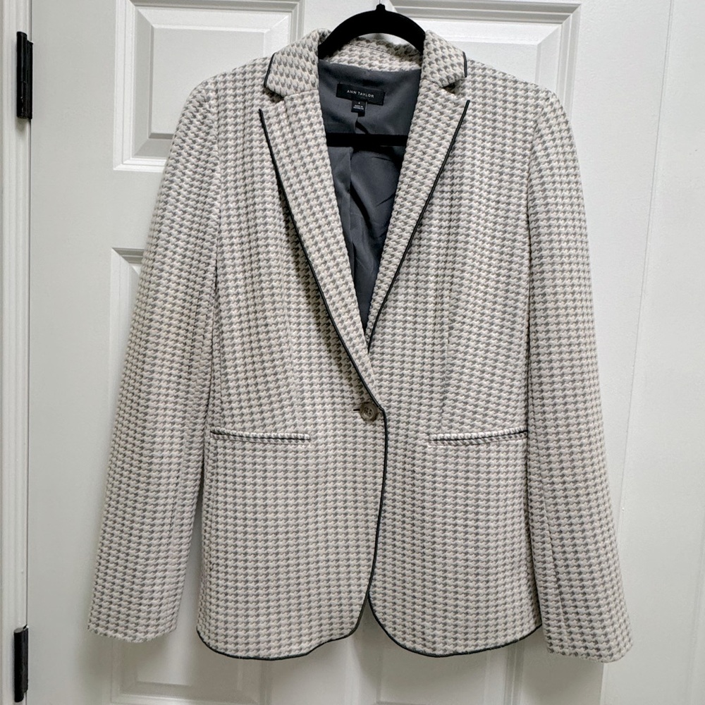 ANN TAYLOR houndstooth knit blazer